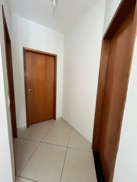 Alugar Residenciais / Casas em Santa Cruz do Rio Pardo R$ 1.500,00 - Foto 9