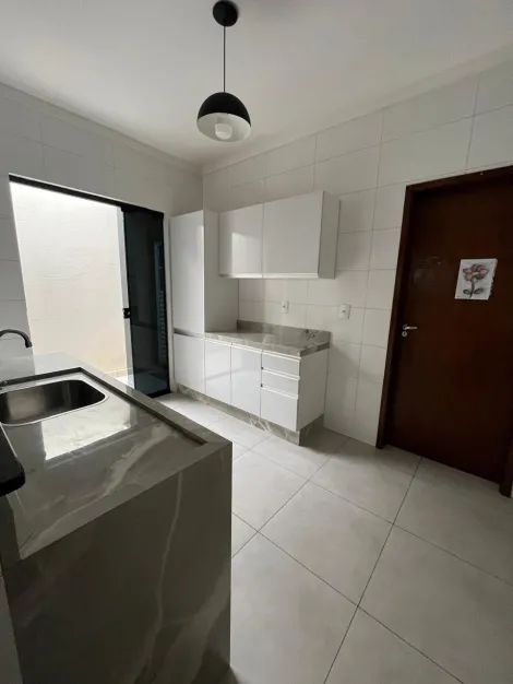 Alugar Residenciais / Casas em Santa Cruz do Rio Pardo R$ 1.400,00 - Foto 7