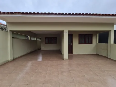 Alugar Residenciais / Casas em Santa Cruz do Rio Pardo R$ 1.300,00 - Foto 3