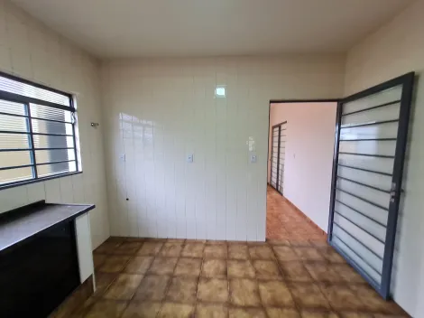 Alugar Residenciais / Casas em Santa Cruz do Rio Pardo R$ 1.300,00 - Foto 11