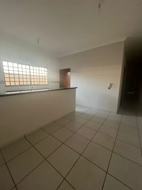 Alugar Residenciais / Casas em Santa Cruz do Rio Pardo R$ 1.900,00 - Foto 5