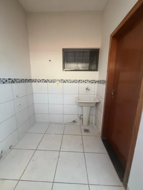 Alugar Residenciais / Casas em Santa Cruz do Rio Pardo R$ 1.900,00 - Foto 13