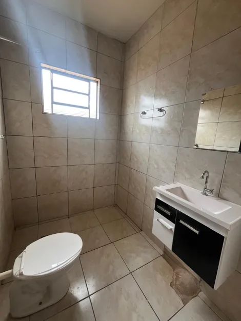 Alugar Residenciais / Casas em Santa Cruz do Rio Pardo R$ 950,00 - Foto 8