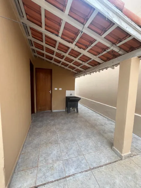 Alugar Residenciais / Casas em Santa Cruz do Rio Pardo R$ 950,00 - Foto 11