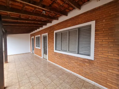 Alugar Residenciais / Casas em Santa Cruz do Rio Pardo R$ 900,00 - Foto 4