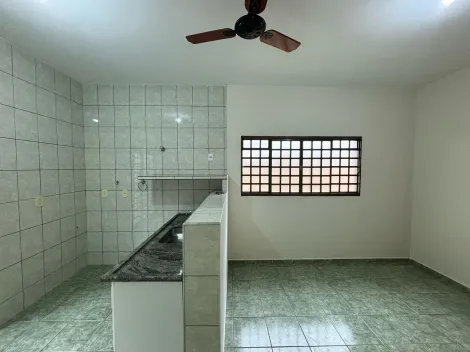 Alugar Residenciais / Casas em Santa Cruz do Rio Pardo R$ 2.300,00 - Foto 15