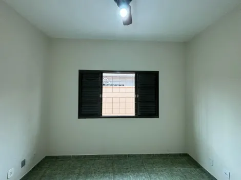 Alugar Residenciais / Casas em Santa Cruz do Rio Pardo R$ 2.300,00 - Foto 17