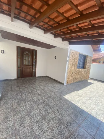 Alugar Residenciais / Casas em Santa Cruz do Rio Pardo R$ 1.800,00 - Foto 2