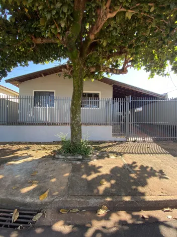 Alugar Residenciais / Casas em Santa Cruz do Rio Pardo R$ 1.100,00 - Foto 1