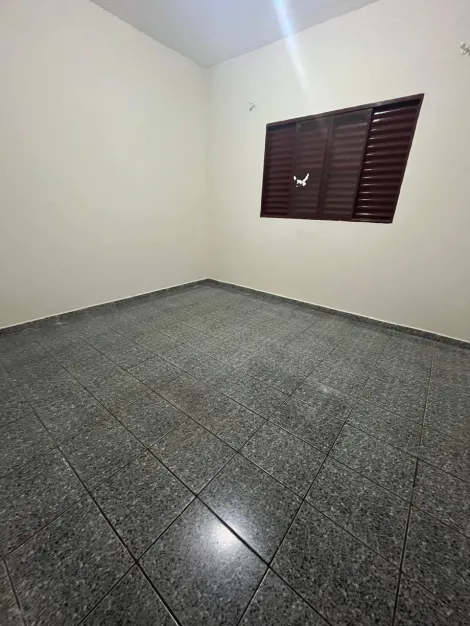 Alugar Residenciais / Casas em Santa Cruz do Rio Pardo R$ 1.100,00 - Foto 7