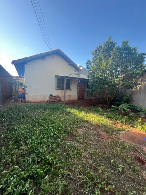 Alugar Residenciais / Casas em Santa Cruz do Rio Pardo R$ 950,00 - Foto 2