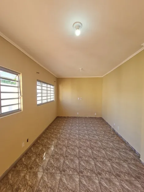 Alugar Residenciais / Casas em Santa Cruz do Rio Pardo R$ 2.200,00 - Foto 5