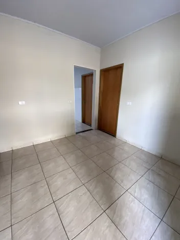 Alugar Residenciais / Casas em Santa Cruz do Rio Pardo R$ 1.500,00 - Foto 4