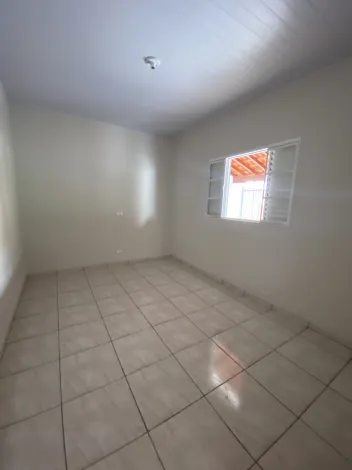 Alugar Residenciais / Casas em Santa Cruz do Rio Pardo R$ 1.500,00 - Foto 7