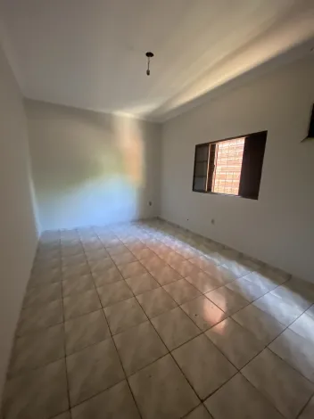 Alugar Residenciais / Casas em Santa Cruz do Rio Pardo R$ 3.500,00 - Foto 8